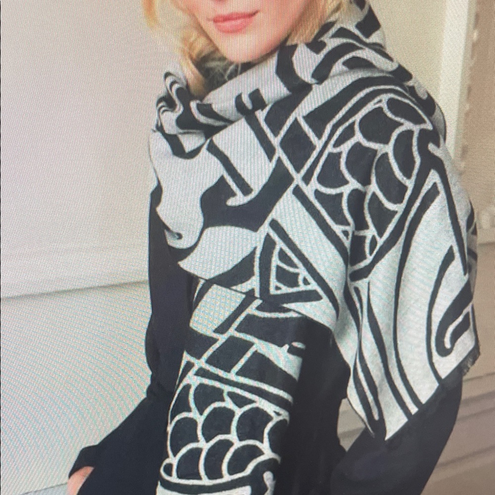 Elegant Black and White Scarf